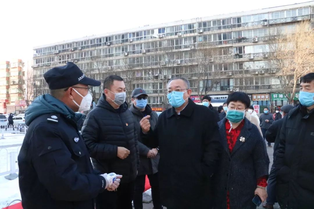 落实情况,区领导张印久,李建华,王春仓,高守青陪同检查了唐山北站