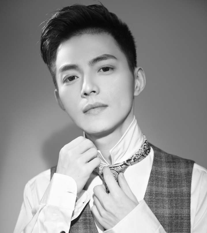 "电竞霍建华"发文征婚了?自称无车无房,月收入不足百万_智勋