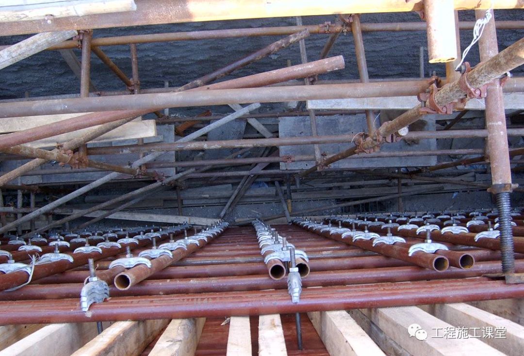 模板,对拉螺栓长度,钢管用量的计算参考算法