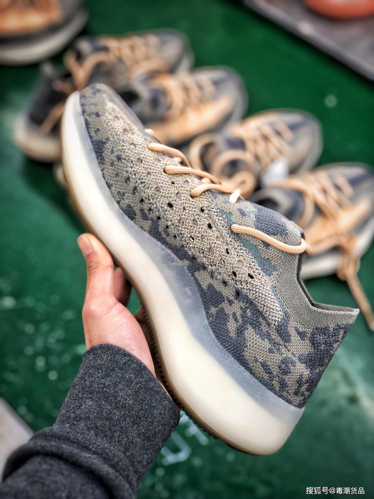 总感觉yeezy之前是做面包的椰子380外星人纯原开箱测评