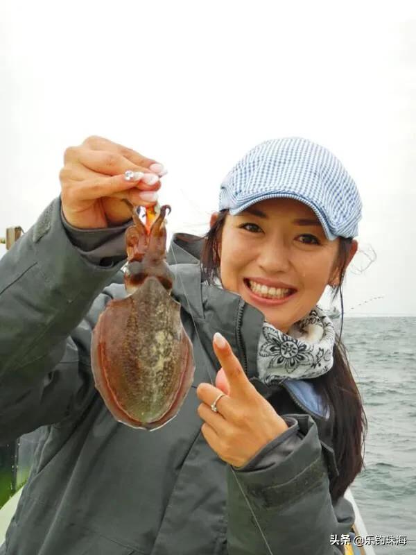 日本卡哇伊釣魚美女小姐姐