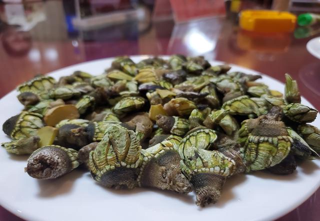 出门旅游吃一定要有讲究到这小岛旅游海鲜6元斤不红才怪