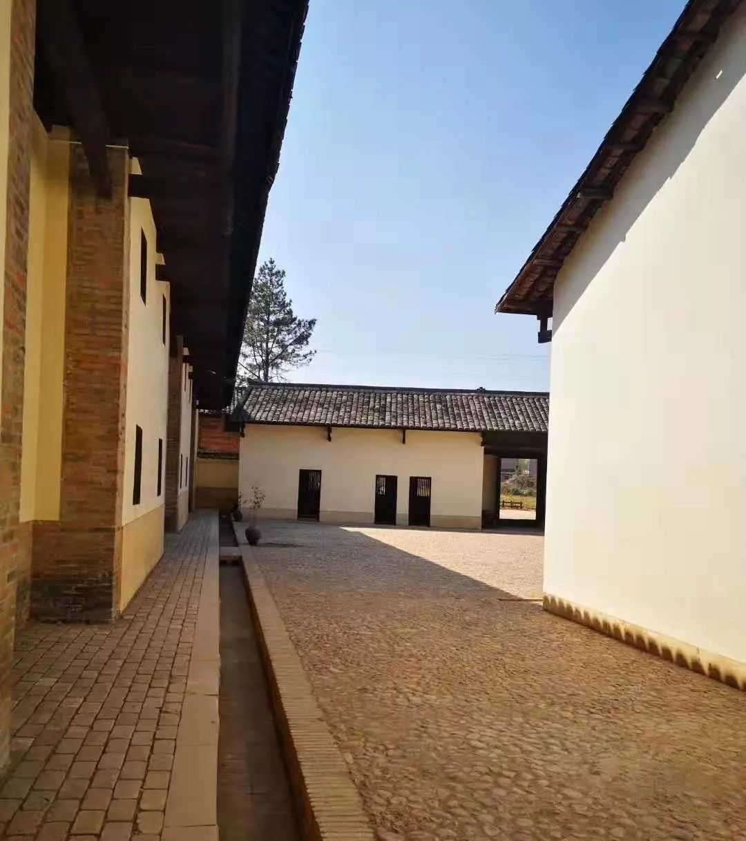 于都利村乡上坪突围