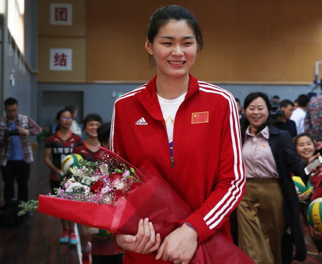 山东女排杜清清加盟泰国联赛与郑益昕第三次成为俱乐部队友