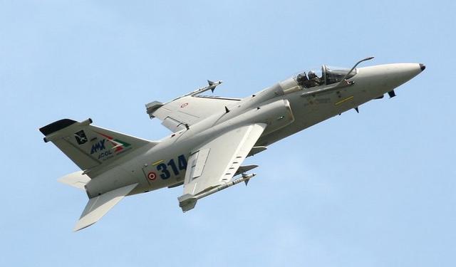 跨大西洋合作的精品,短小精悍又好用的amx攻击机_曼利奥