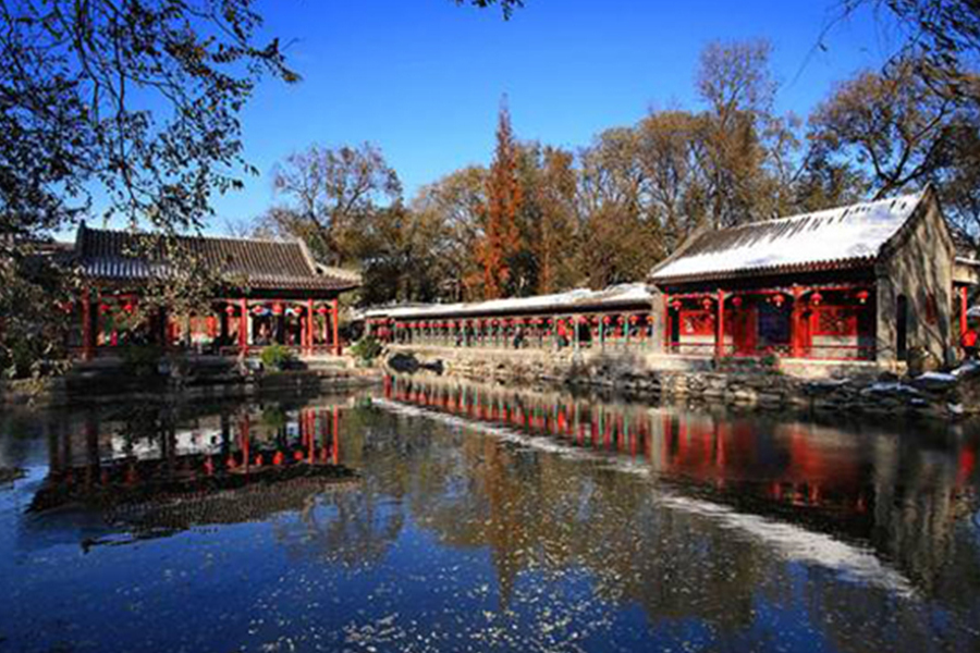 看看他豪华奢侈的府邸