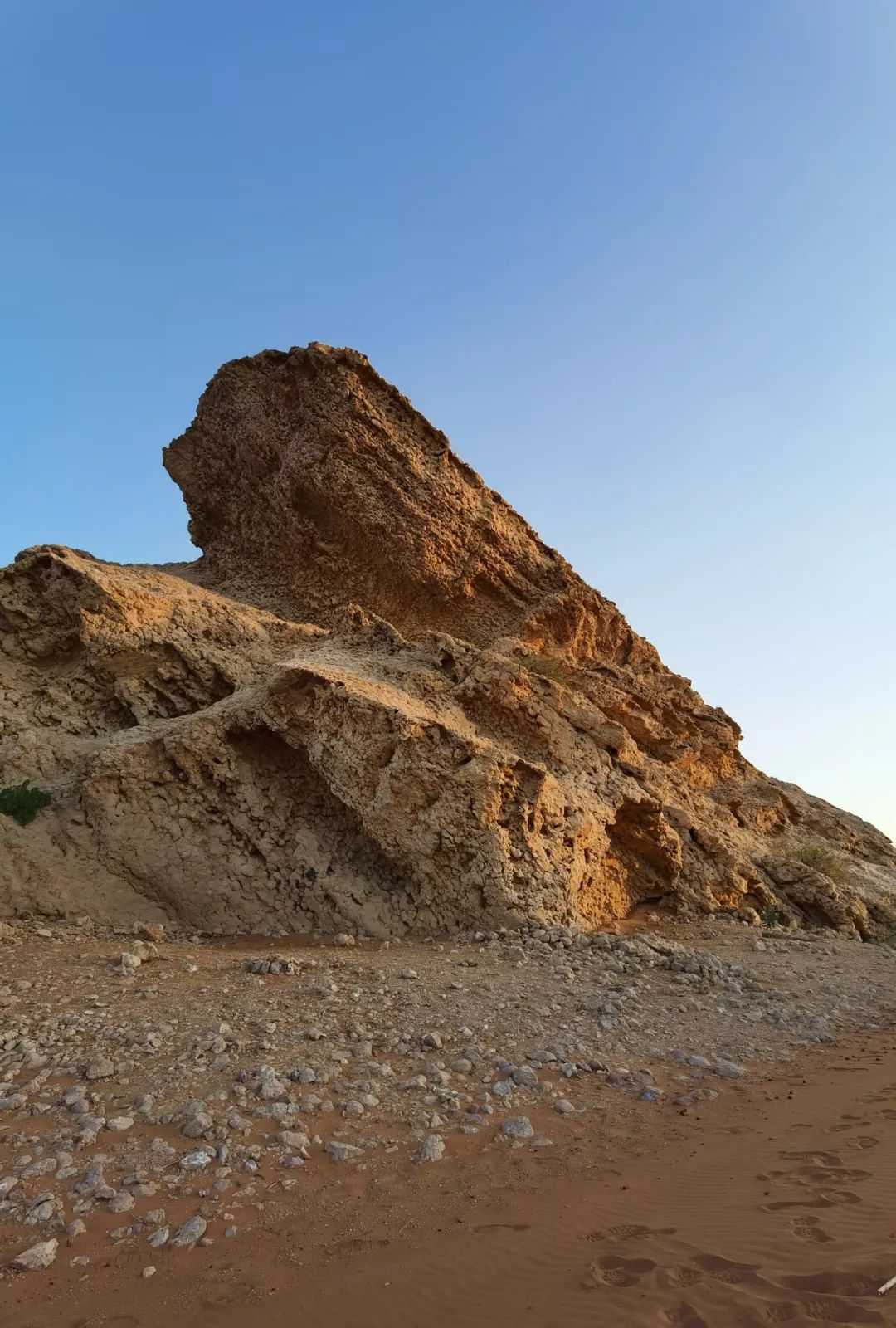低调的沙漠国家藏着万年前的山海遗址和震撼的星空秘境67