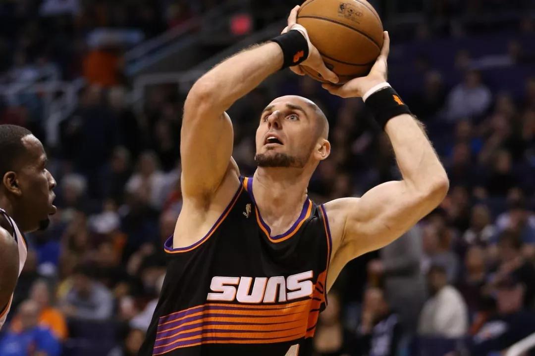 魔兽替身宣布退役!一心想加盟勇士!最终被整个nba抛弃_戈塔特