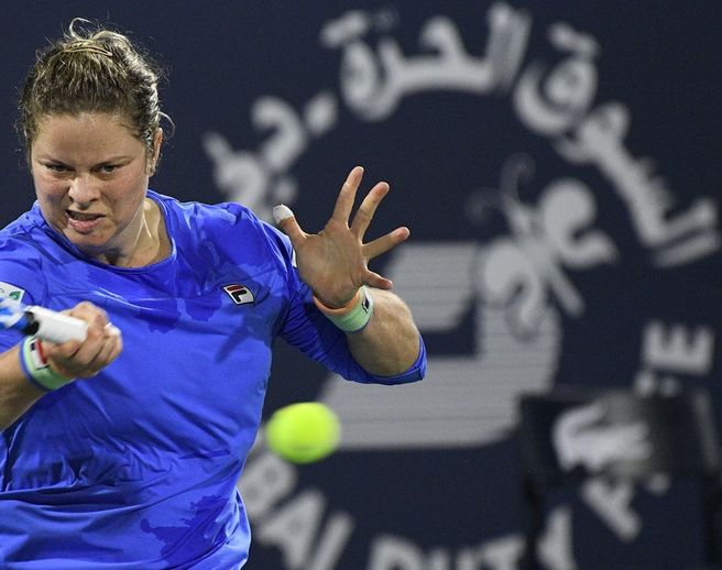 外卡参赛的克里斯特尔斯最终以2-6,6-7不敌今年的澳网亚军穆古鲁扎,无