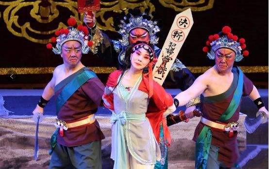 《窦娥冤》的窦娥,原型是《烈女传》中的《东海孝妇》,东海孝妇,原名