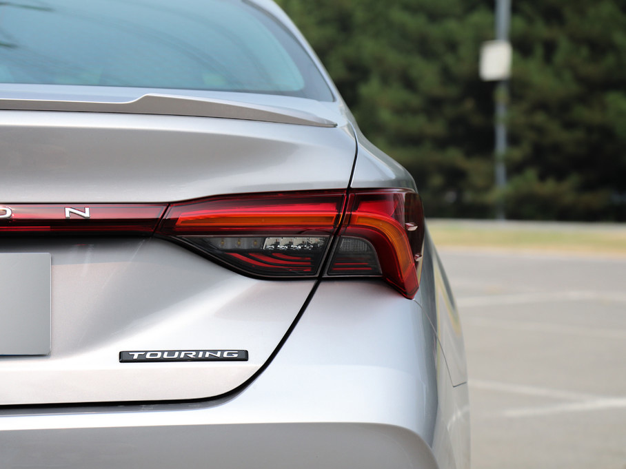 造型有冲击力尺寸够大丰田亚洲龙10款车型导购分析