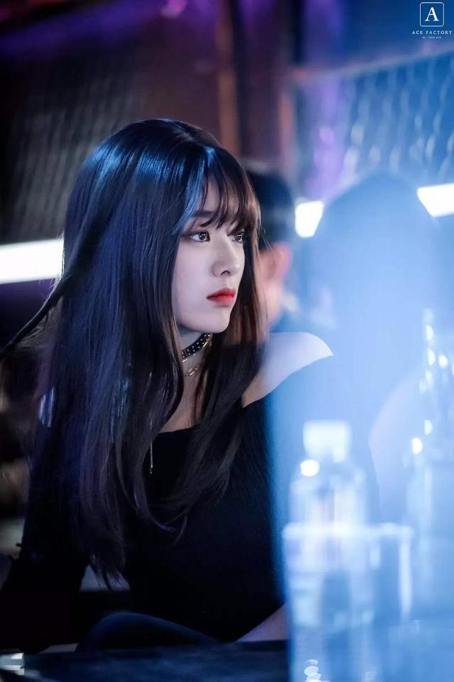 后悔春节前没去整个容这位单眼皮女孩一样性感又帅气