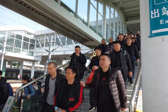 案件,办案人员立即将案情上报西安铁路公安局,局长孙俊生对此高度重视