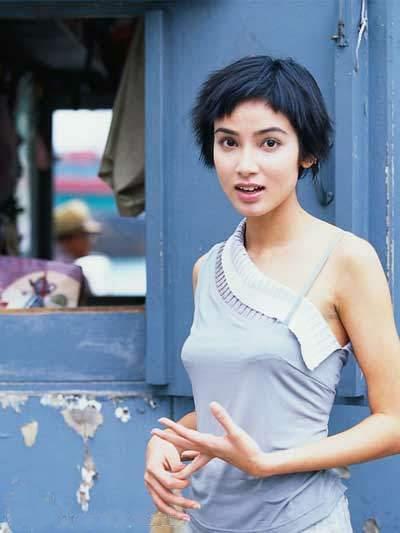 嫁入豪门后视继子女为己出 新加坡"不老女神"为古天乐复出拍戏_郑雪儿