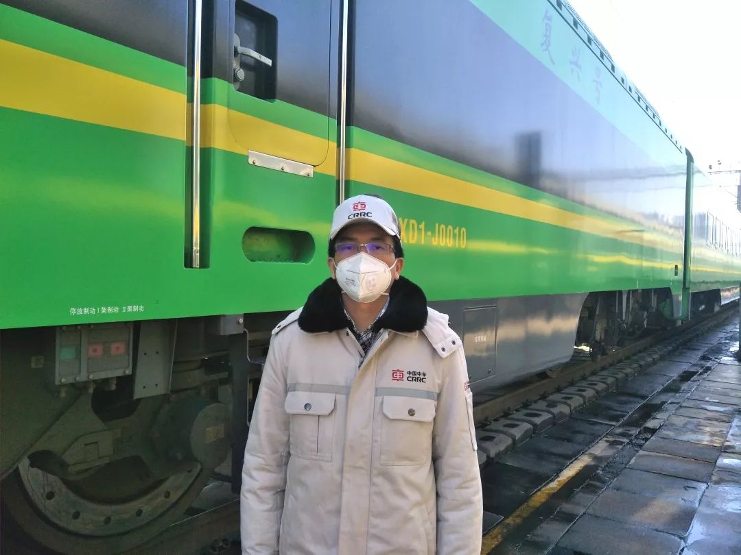 中车最美逆行夫妻他们一个是高铁售后工作者一个是白衣天使