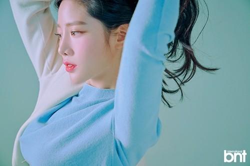 韩国女团berrygood成员赵贤最新杂志写真曝光