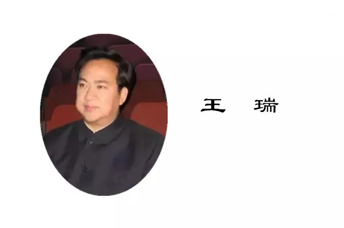 撰稿人;曾参与近百台电视节目及大型活动的策划和撰稿;《中华颂》
