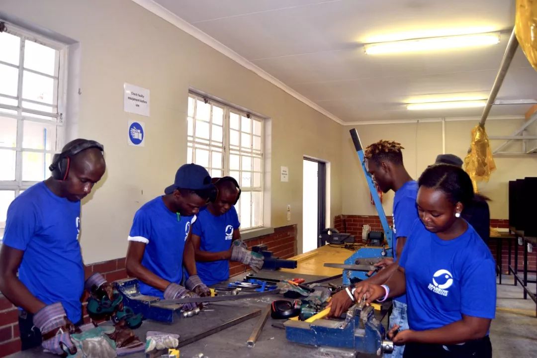 如果你雇佣了当地的工人,那么请注意:2020年3月1日开始,南非的最低