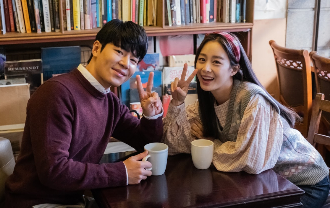 而去年有演出《阿斯达年代记》采恩一角的高甫洁,这次大跃进演后妈,笑