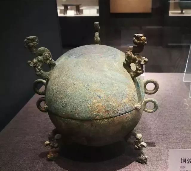 欣赏古应国青铜文物触摸3000年前的历史