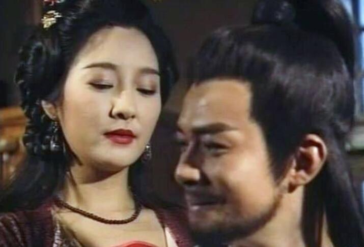 香港苦情姐妹花:姐姐被成龙抛弃终身未嫁,妹妹未婚先育遇渣男!