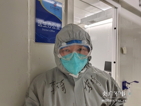 军医带着呼吸机上战场,生日这天他许下了两个愿望