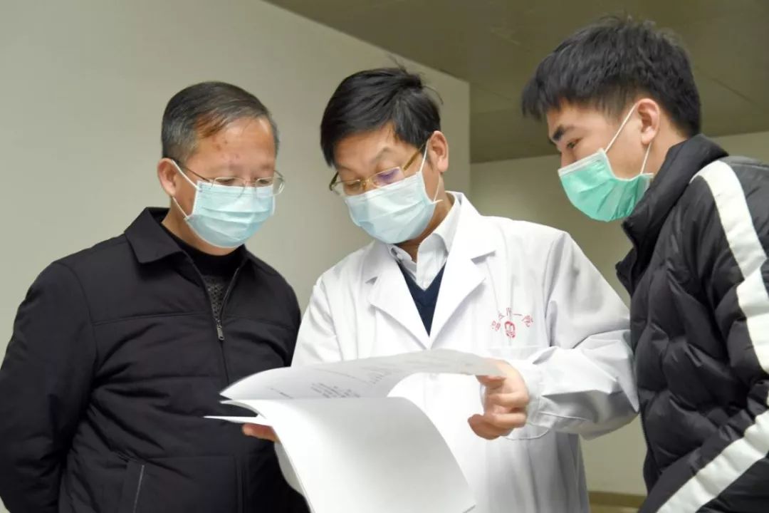 冲锋在前当好党员干部们的领头雁记温医大附一院党委书记夏景林