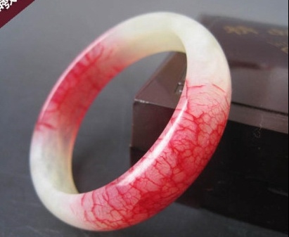 神秘的血翡翠,是否真的具有,神奇的力量?