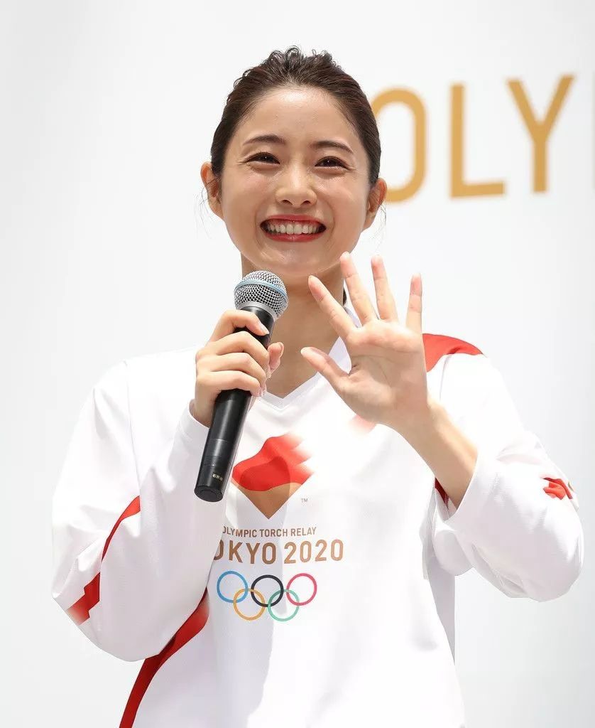 石原里美现身奥运火炬传递彩排,展现元气笑容