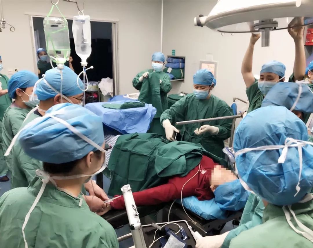 战疫进行时市一产科联合多学科成功救治产前子痫危重患者