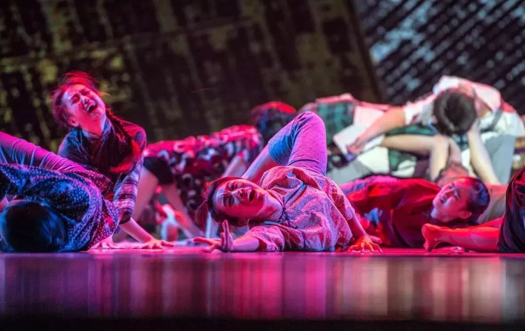 以舞抗疫|姜雨欣:舞蹈作品分享《南京·亮》困境面前从不屈服