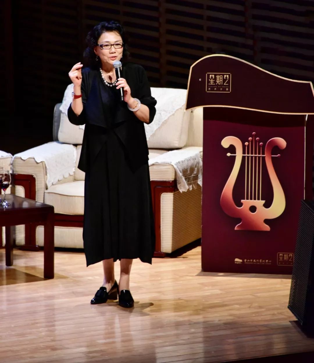 沙龙嘉宾:著名声乐教育家马秋华等演出地点:中山市文化艺术中心 小