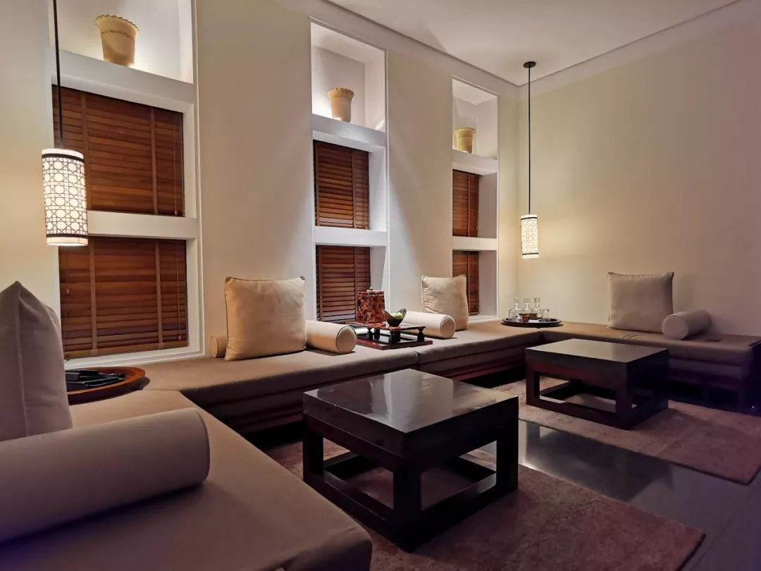 安缦酒店之父的震撼新作独揽被誉为中东挪威的最美海岸风景线奢华至极