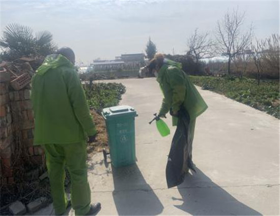 海安市马舍村保洁员争当防疫先锋 海安市马舍村保洁员争当防疫先锋