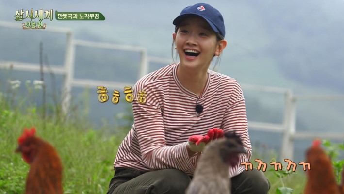 去年的时候朴素丹还与廉晶雅,尹世雅出演了罗英石pd的综艺节目《三时