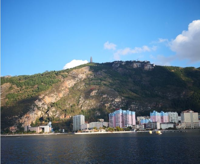 彩龍社區煙雨鍾情平遠鎮是雲南省八大壩子之一境內居住