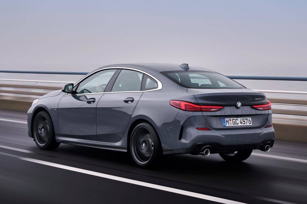 嫌弃1系三厢没面子体验2020款宝马2系三厢版220d