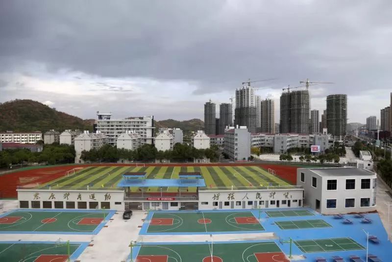 广丰一中全体师生您有一份健康卡需要如实填写