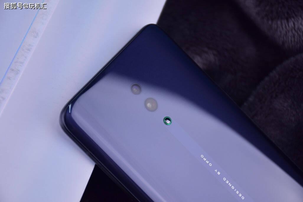 别具一格的升降式摄像头opporeno卓尔不群