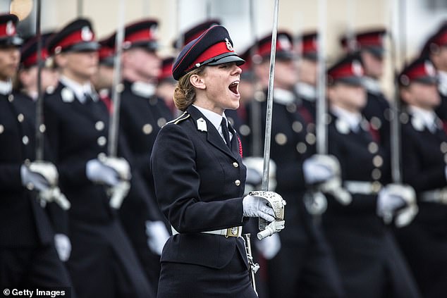 英军史上最强悍女上尉通过特种兵以外最残酷测试项目的首位女性