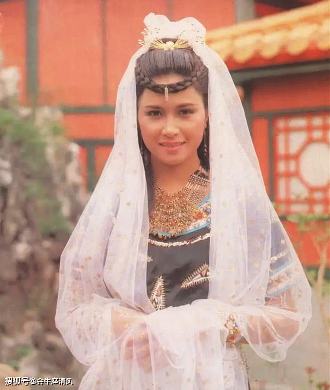 加入tvb的邵美琪,出道第二年便获得力捧,在《倚天屠龙记》中饰演小昭