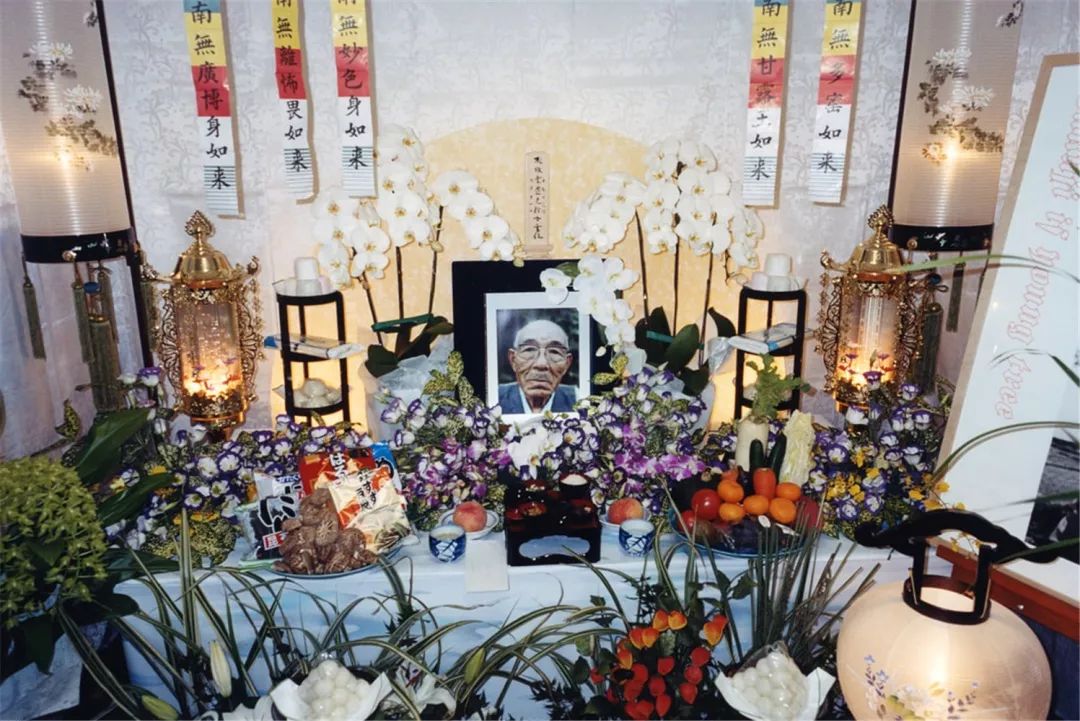 这本画册最早是奶爸在日本高松旅行时在一个独立小书店看到,当时没有