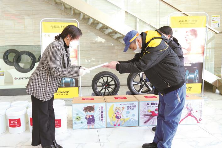 4s店派"动漫明星"给日企送口罩