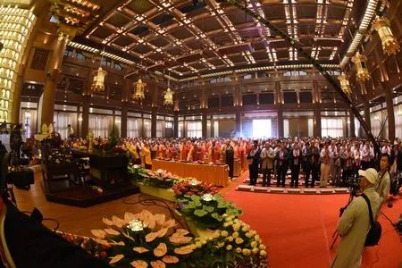 2014年10月21日,上午10时整,安福寺开光大典,来自海内外的六十余位