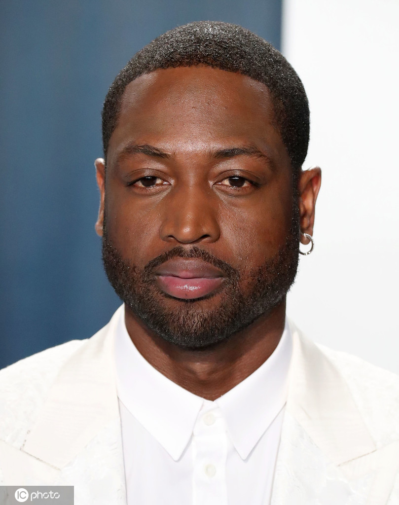 2月21日至23日为德维恩-韦德举办为期三天的球衣退役仪式——"l3gacy