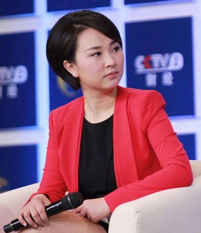 欧阳智薇曾经的央视第一美女当红时被封杀如今33岁成这样