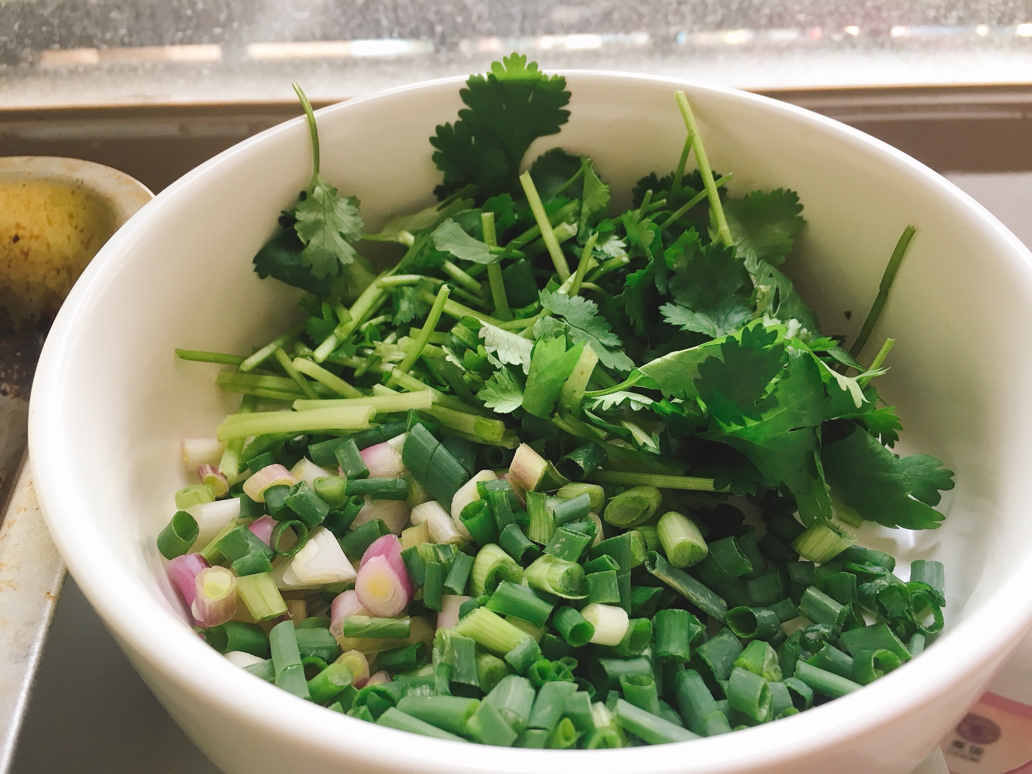 简单一招教你保存葱花香菜小方法不用每次做出都辛苦洗和切了