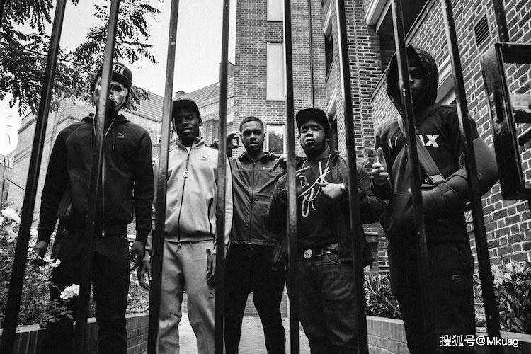 传到了远在大西洋彼岸的英国伦敦,结合英国伦敦特有的黑人帮派文化