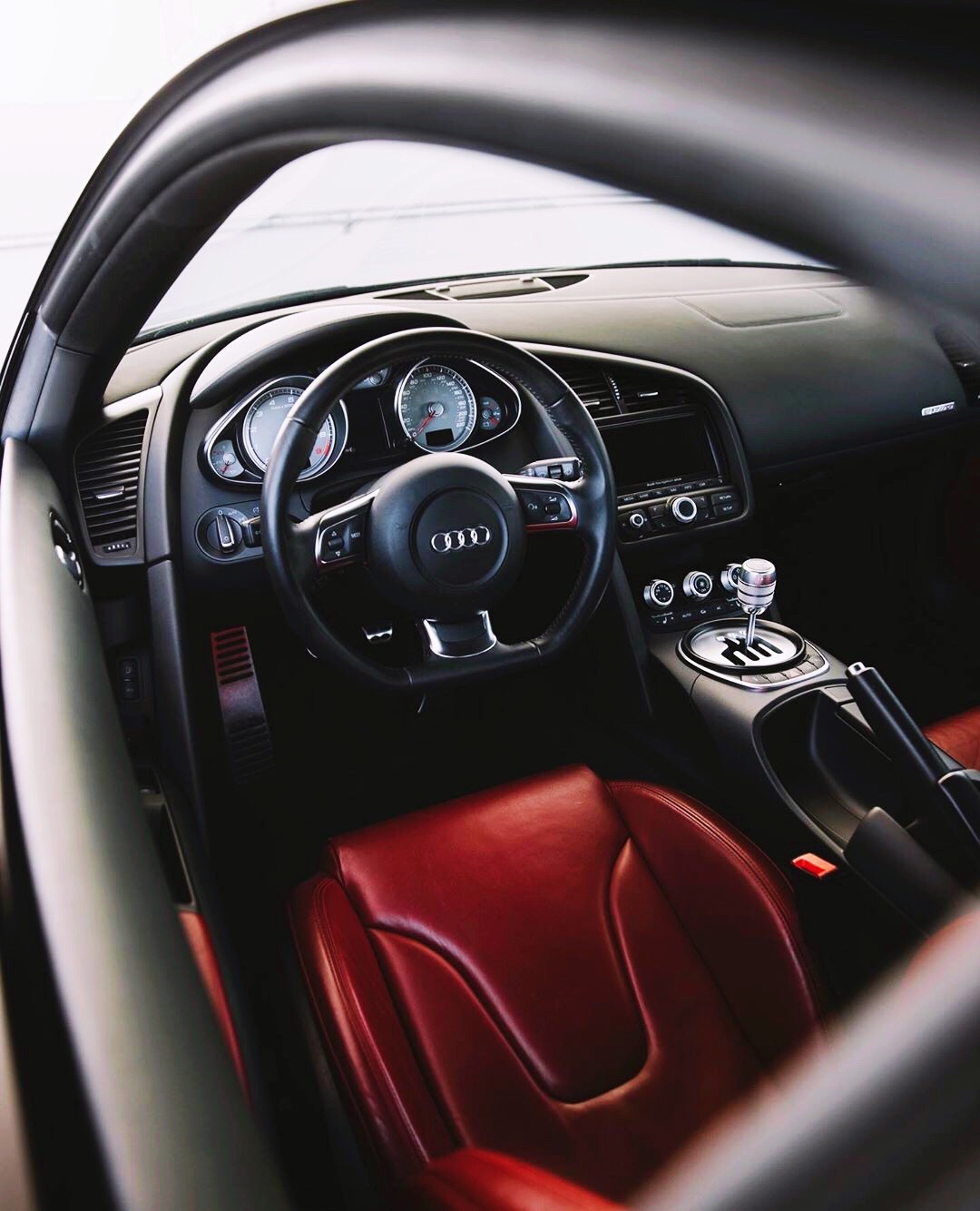 最爱的一款奥迪r8手动档杆让人心旷神怡