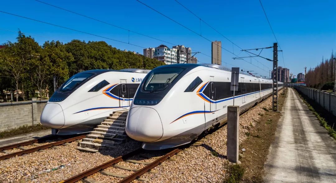 被抓现行4部小火车在金山这里聚集